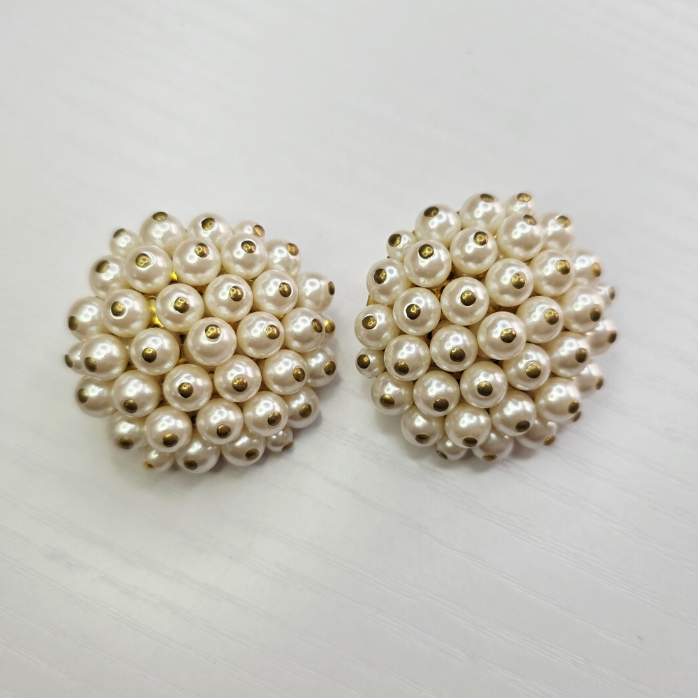 Vintage Large Pearl Cluster Clip-On Earrings, 1980's Big Pearl Clip-on Earrings